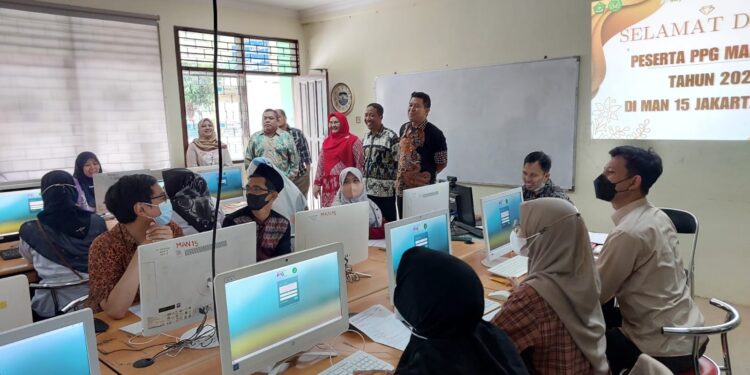 194.032 Guru Madrasah Ikuti Ujian Seleksi Kompetensi Akademik PPG