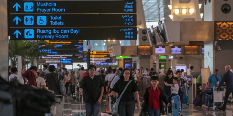 Jumlah Penumpang Pesawat di Bandara Soekarno Hatta Meningkat 25 Persen