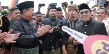 Prabowo Subianto Beri Bantuan 20 Unit Ambulans untuk Tanah Minang