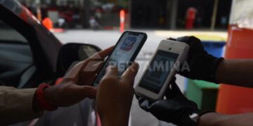 Urai Antrian di SPBU, Pertamina Imbau Masyarakat Bayar BBM Secara Nontunai