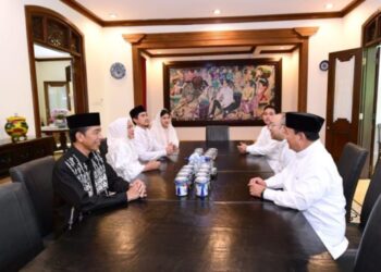 Hari Pertama Idul Fitri, Prabowo Subianto Bersilaturahmi dengan Presiden Jokowi di Solo