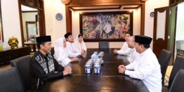 Hari Pertama Idul Fitri, Prabowo Subianto Bersilaturahmi dengan Presiden Jokowi di Solo