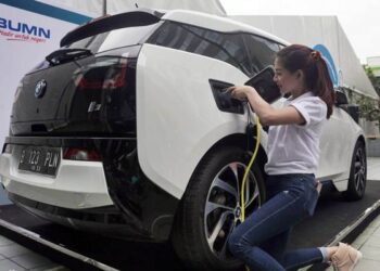 Pemerintah Berikan Insentif PPN Pembelian Kendaraan Listrik Roda Empat dan Bus