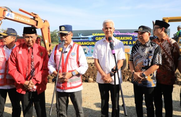 Ganjar Pranowo Dampingi Menhub Ground Breaking Pembangunan Terminal Purworejo Baru