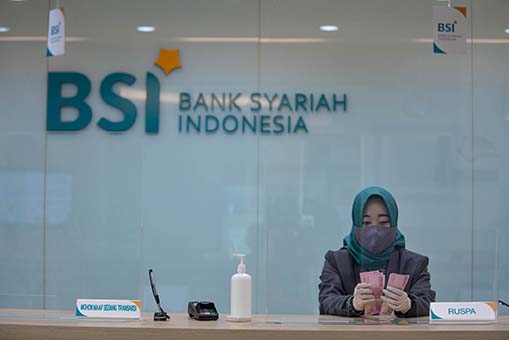 DPR Minta Erick Thohir Copot Direksi Bank Syariah Indonesia