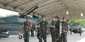 Tiga Pesawat Tempur F-16 Amankan KTT Ke-42 ASEAN Summit