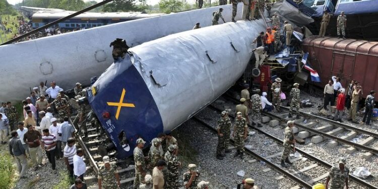 Korban Tewas Kecelakaan Kereta Api di India Tembus 288 Orang