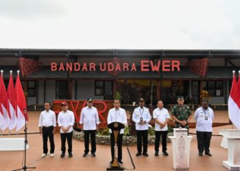 Resmikan Bandara Ewer, Jokowi: Buka Isolasi Hingga Percepat Pengiriman Logistik