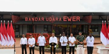 Resmikan Bandara Ewer, Jokowi: Buka Isolasi Hingga Percepat Pengiriman Logistik