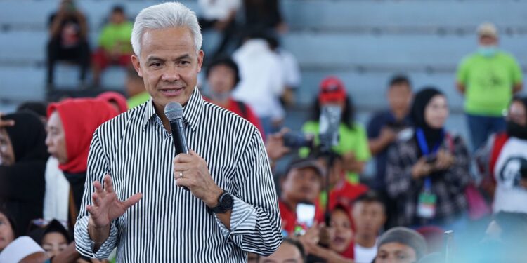 Ganjar Pranowo Minta Para Relawan Tak Gunakan Politik Identitas