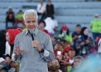 Ganjar Pranowo Minta Para Relawan Tak Gunakan Politik Identitas