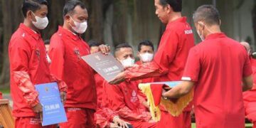 Presiden Jokowi Serahkan Bonus ke Atlet ASEAN Para Games Senilai Rp320,5 Miliar