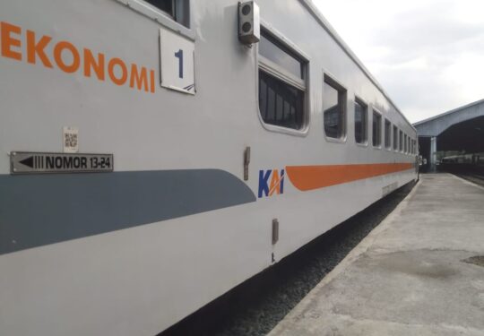 Kereta Api Tidak Bisa Berhenti Mendadak, Ini Penjelasan KAI
