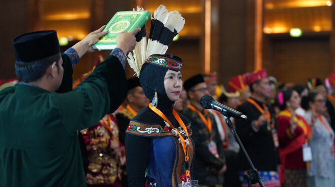 Ketua Bawaslu Lantik 1.912 Anggota Bawaslu Kabupaten/Kota Masa Jabatan 2023-2028