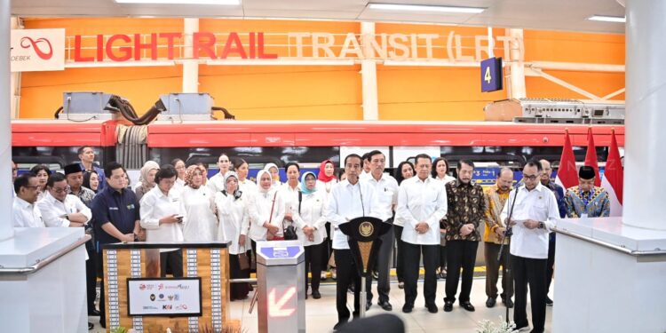 Jokowi Resmikan LRT Jabodebek, Habiskan Anggaran Rp32,6 triliun