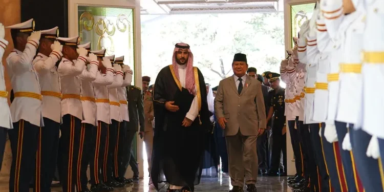 Prabowo Terima Kunjungan Menhan Arab Saudi, Perkuat Kerja Sama Industri Pertahanan