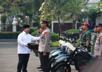 Prabowo Berikan 100 Unit Rantis E-Tactical Sergap Produk Dalam Negeri ke TNI dan Polri