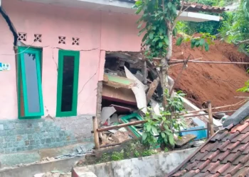 BPBD: 239 Warga Sukabumi Terancam Longsor Susulan Pindah ke Pengungsian