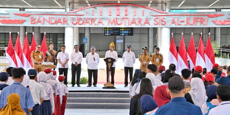 Presiden Jokowi Resmikan 4 Bandara di Sulawesi
