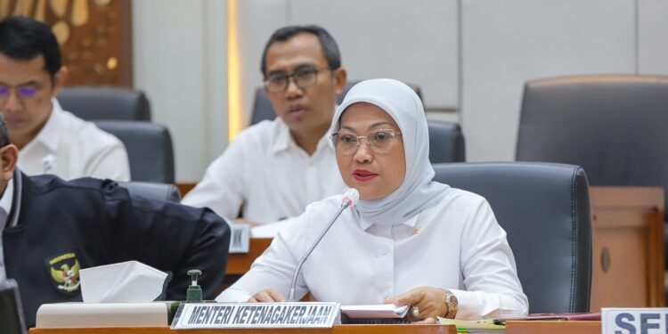 Tak Cuma THR, Menaker Minta Perusahaan Bikin Mudik Gratis bagi Karyawan