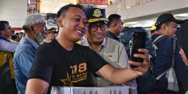 Menhub Minta Petugas Terminal Utamakan Keselamatan dan Keamanan Penumpang