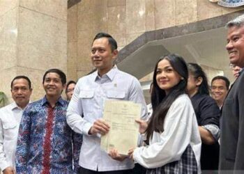 Gebuk Mafia Tanah, Menteri AHY Kembalikan Sertifikat Tanah Keluarga Nirina Zubir