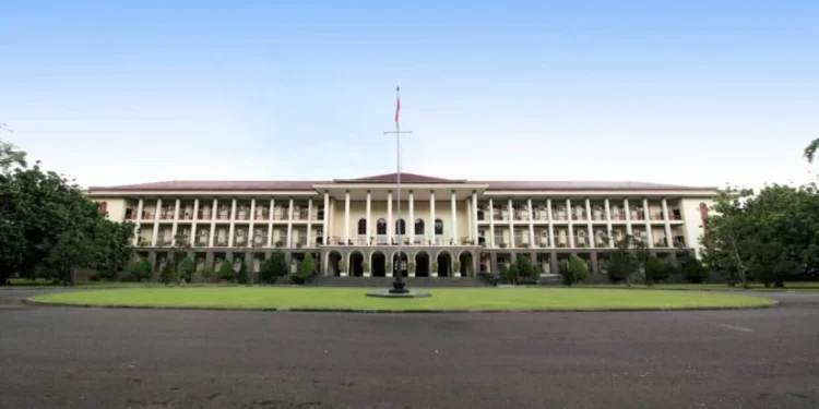 Dukung Kebijakan Pemerintah, UGM Batalkan Kenaikan UKT