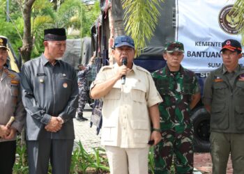 Prabowo Berikan Bantuan untuk Korban Banjir Sumatera Barat