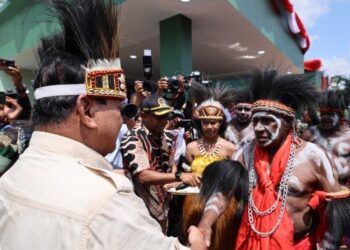 Prabowo Subianto Serahkan Bantuan ke Rumah Ibadah di Papua