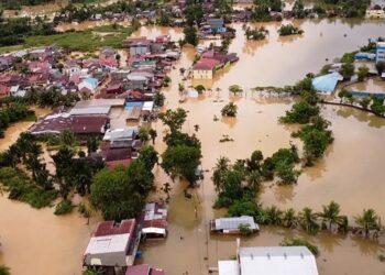 Jokowi: Pemerintah Bantu Relokasi Korban Banjir Sumatera Barat