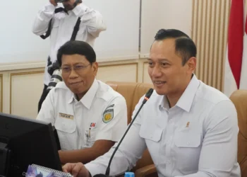 AHY Serahkan Sertifikat Hak Pengelolaan ke PT KAI, Selamatkan Aset Negara Senilai Rp480 Miliar