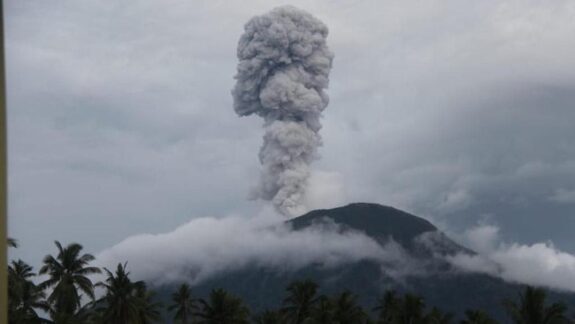 Status Gunung Ibu di Halmahera Turun Menjadi Siaga