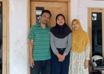 Love’s, Anak Penjual Rempeyek Lolos Tanpa Tes dan Kuliah Gratis di FEB UGM