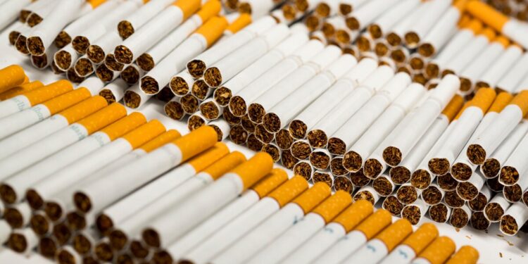 Larangan Jual Rokok Ketengan Tak Berpihak pada ‘Wong Cilik’
