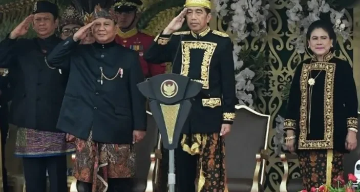 Presiden dan Iriana Jokowi Kompak Kenakan Baju Adat Nusantara Kustim, Terinspirasi Kesultanan Kutai Kartanegara