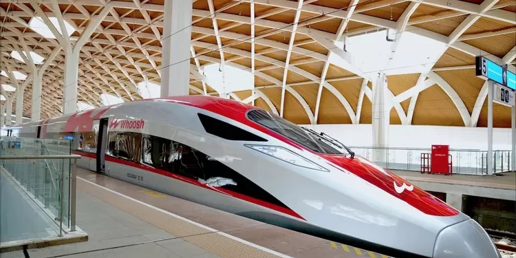 Pengumuman! KCIC Diskon Tiket Whoosh 17 persen di Hari Kemerdekaan Indonesia