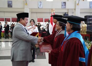 Hadiri Wisuda Mahasiswa Unhan, Prabowo Minta Lulusan Berbakti kepada Tanah Air