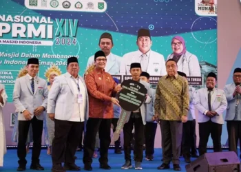 Prabowo Donasikan 100 Unit Mobil untuk Perawatan Masjid
