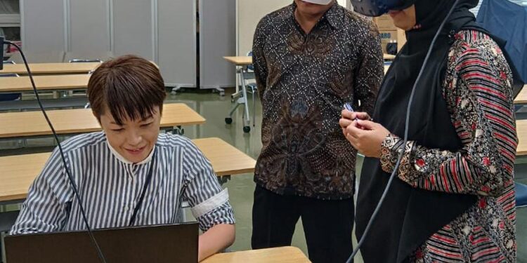 UI dan Tokyo Metropolitan University Kolaborasi Terapi Okupasi untuk Stroke