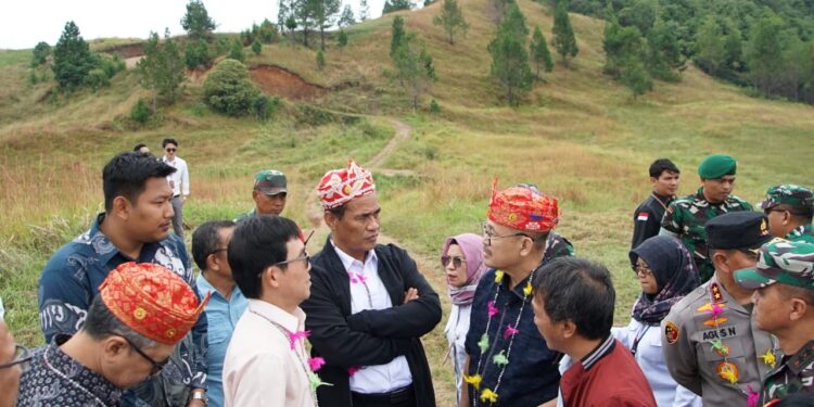Mentan Bawa Investor Industri Sapi Perah Asal Vietnam Tinjau Lahan di SulawesiTengah