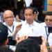 Dirut Perum Bulog Dampingi Presiden Jokowi Salurkan Bantuan Pangan Beras di Tanah Grogot Kaltim