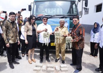 Menteri KP Lepas Ekspor 3 Kontainer Tuna Kaleng dari Banyuwangi ke Kanada