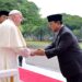 Prabowo Dampingi Presiden Jokowi saat Kunjungan Paus Fransiskus di Istana Merdeka