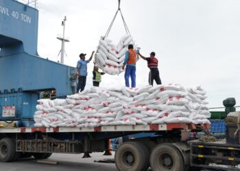 Bulog Monitoring Pembongkaran Kapal di Pelabuhan Tanjung Wangi