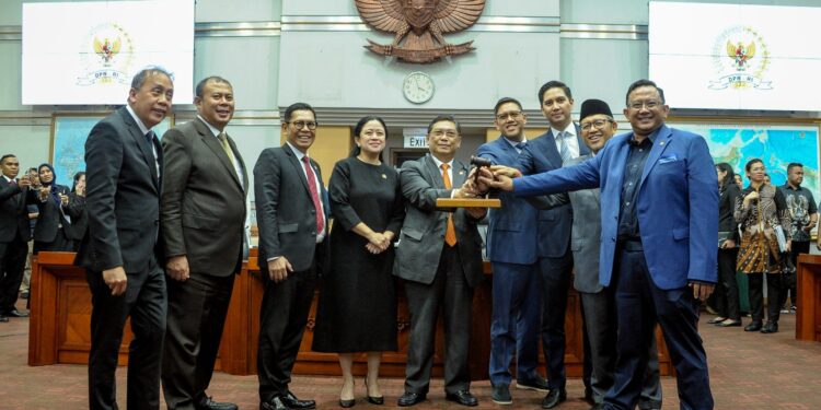 Utut Adianto Resmi jadi Ketua Komisi I DPR 2024-2029