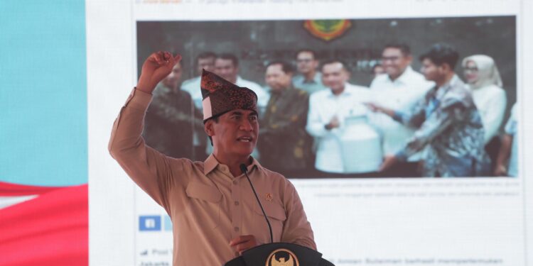 Industri Pengolahan Wajib Serap Susu Hasil Peternak Lokal, Mentan Amran Tegaskan Jangan Ada yang Persulit