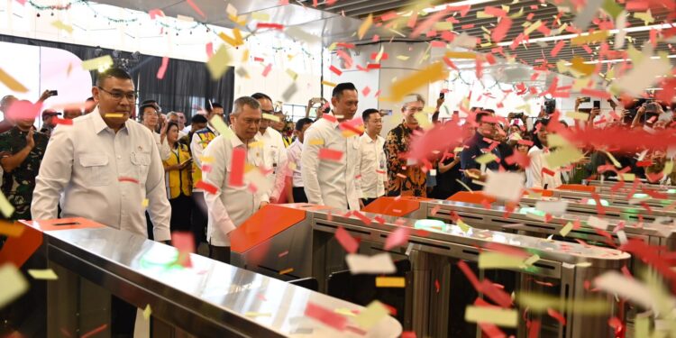 Resmikan Stasiun Kereta Cepat Karawang, AHY: Kesejahteraan Masyarakat Meningkat