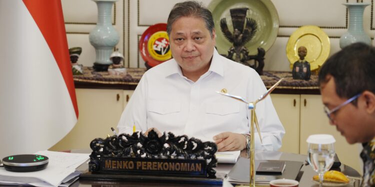 Pemerintah Patok Penyaluran KUR 2025 Capai Rp300 Triliun