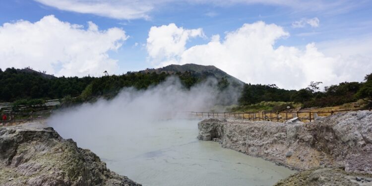 Gunung Dieng Naik Status jadi Waspada