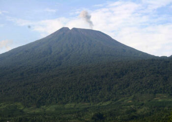 Aktivitas Vulkanik Gunung Slamet Meningkat, Masyarakat Diminta Tak Beraktivitas di Radius 2 Km